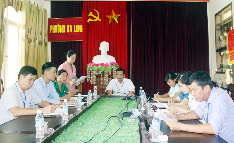 Hội LHPN phường Ka Long, TP Móng Cái, tham mưu cho Khối Dân vận phường Ka Long về công tác đào tạo công dân điện tử trên địa bàn.