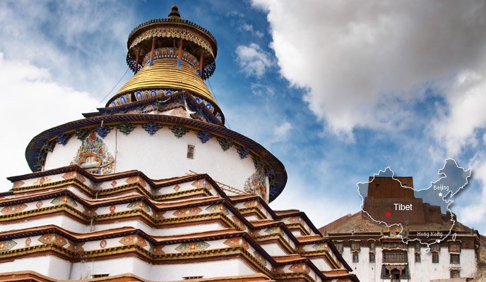 Tây Tạng – Dãy núi huy hoàng  Nằm trên dãy núi Himalaya, Tây Tạng mang vẻ đẹp tinh khôi từ hồ thiêng liêng cho đến nóc nhà của thế giới – đỉnh Everest. Từ vùng đồng cỏ Changtang hoang sơ rộng lớn đến độ sâu của Hẻm núi Yarlung-Tsangpo, nơi đây luôn tràn ngập bí ẩn và hoang sơ.