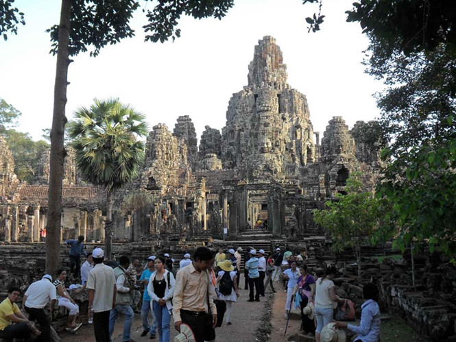 Du khách VN tại đền Angkor Wat (Campuchia)