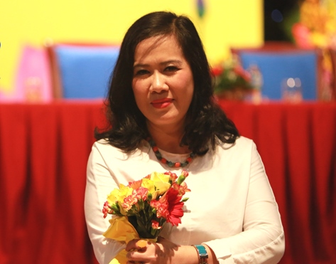 Tân Chủ tịch Hội Nhà văn Hà Nội nhiệm kỳ 2015 - 2020 Nguyễn Thị Thu Huệ - Ảnh: PHT