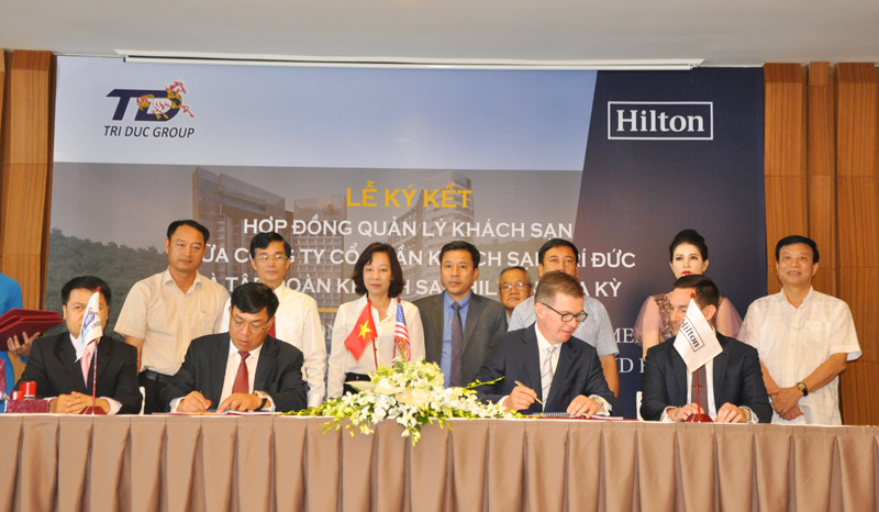 The cooperation between Tri Duc Hotel Joint Stock Company and Hilton Hotels will contribute to promoting tourism of Ha Long city in particular and Quang Ninh in general.