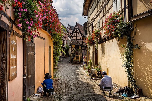   Làng Eguisheim, Pháp: Eguisheim được mệnh danh là một trong những ngôi làng có cảnh sắc quyến rũ nhất châu Âu.