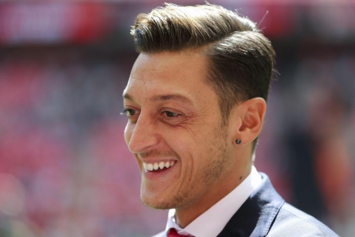  Arsenal đang hết sức lạc quan về việc ký hợp đồng mới với Mesut Ozil