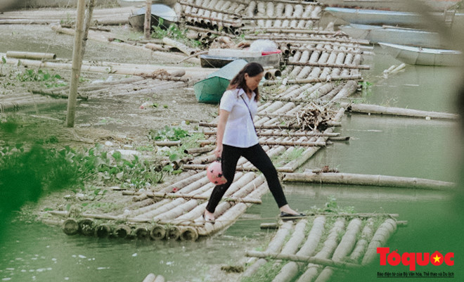Chị Quỳnh Trang (một người dân sinh sống bên bờ sông) chia sẻ: 