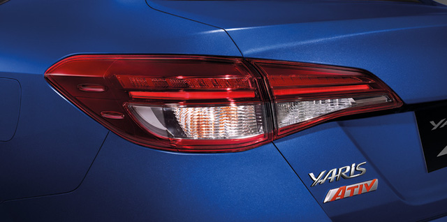 Đằng sau Toyota Yaris Ativ xuất hiện cụm đèn hậu dạng LED có thiết kế thanh mảnh hơn so với Vios.