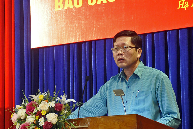 Đồng chí Phạm Hồng Cẩm, Phó Trưởng BanTuyên giáo Tỉnh ủy phát biểu chỉ đạo tại hội nghị