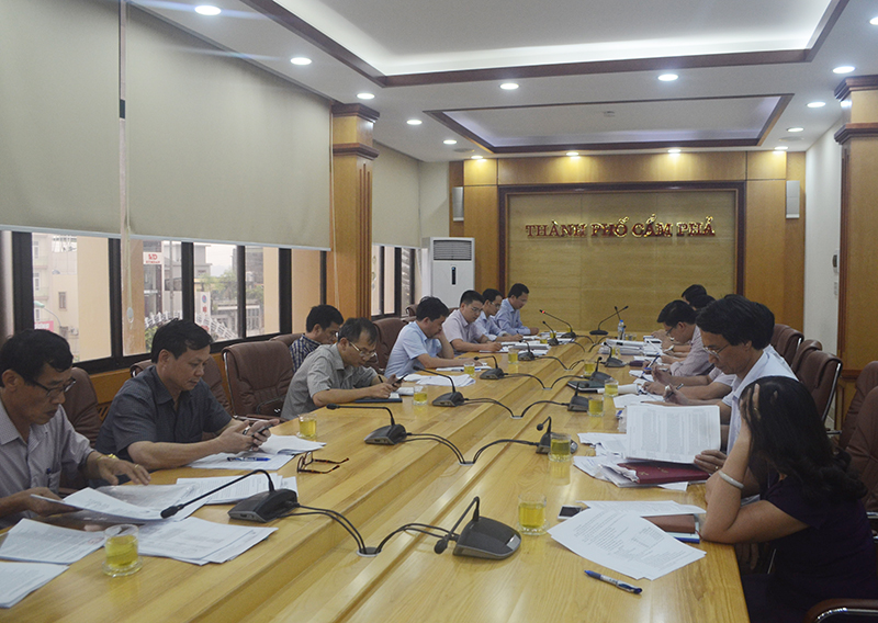 Đoàn khảo sát của Ban Kinh tế-Ngân sách HĐND tỉnh làm việc với UBND TP Cẩm Phả