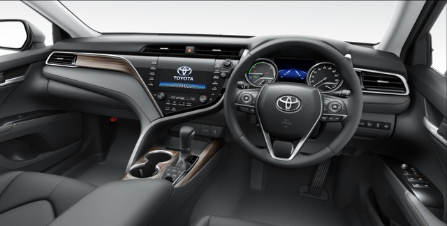 Nội thất của Toyota Camry 2018 tại Nhật Bản