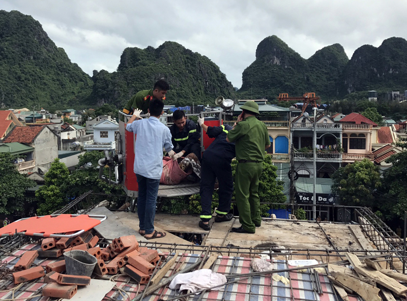 Hiện trường xảy ra vụ điện giật tại phường Hà Tu ngày 16-8