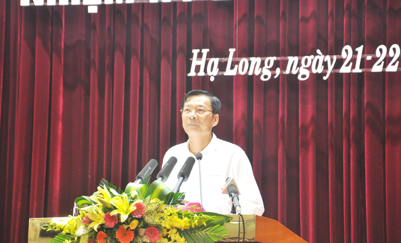 Đồng chí Nguyễn Văn Đọc, Bí thư Tỉnh ủy, Chủ tịch HĐND tỉnh trực tiếp giảng bài tại lớp bồi dưỡng.