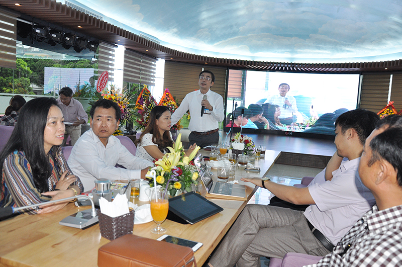 Đồng chí Tạ Duy Thịnh, Giám đốc Sở Khoa học và Công nghệ trực tiếp trả lời các kiến nghị của doanh nghiệp.