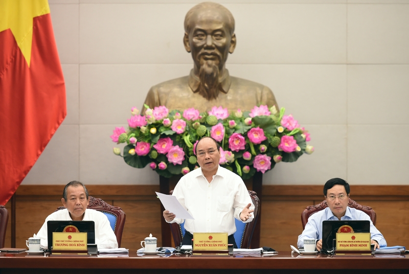 Thủ tướng Nguyễn Xuân Phúc chủ trì phiên họp Chính phủ thường kỳ tháng 8/2017. Ảnh: VGP/Quang Hiếu