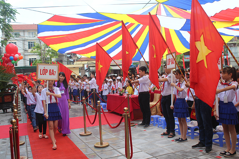Lễ đón học sinh lớp 6 của Trường THCS Trọng Điểm, TP Cẩm Phả