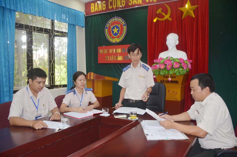 Cán bộ Chi cục THADS TX Quảng Yên triển khai nhiệm vụ công tác tháng 9