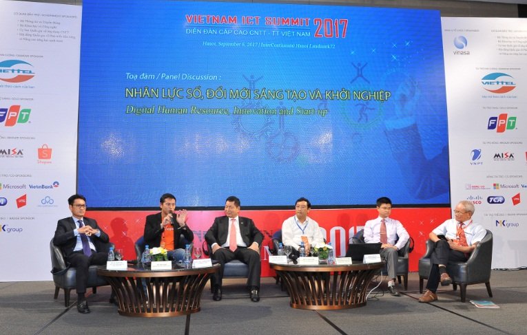 Các diễn giả, chuyên gia đã đóng góp nhiều ý kiến có giá trị trong buổi tọa đàm được tổ chức bên lề Vietnam ICT Summit 2017.