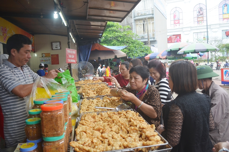 Sản phẩm chả mực Hạ Long được nhiều du khách lựa chọn khi đến Quảng Ninh