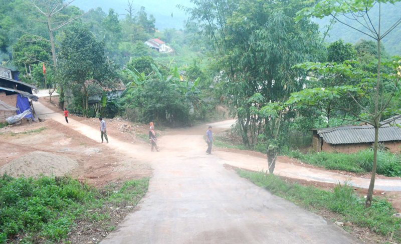  Đường làng Khu dân cư Trình Tưởng, (thuộc bản Bắc Cương, xã Hoành Mô, huyện Bình Liêu), đã sạch sẽ lên nhiều do người dân đã tích cực vào cuộc
