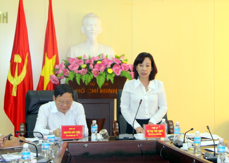 Phó Chủ tịch UBND tỉnh Vũ Thị Thu Thủy chủ trì buổi làm việc.