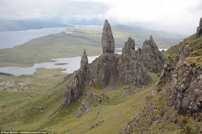 Cấu trúc đá Storr đã đứng vững trước thiên nhiên khắc nghiệt trên đảo Skye.