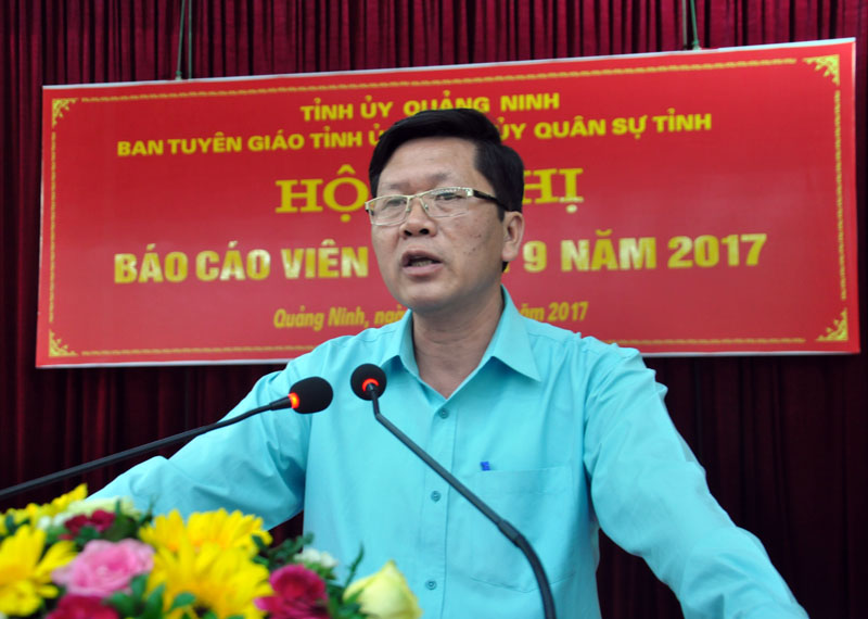 Đồng chí Phạm Hồng Cẩm phát biểu tại hội nghị.