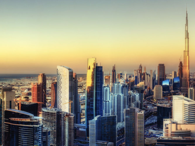   Business Bay, Dubai: Nổi tiếng với những tòa nhà chọc trời, nhiều khu vui chơi giải trí tạo nên một thành phố hiện đại.
