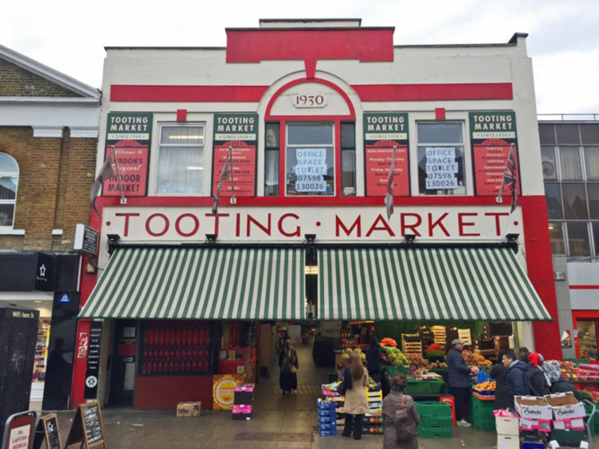   Tooting, London, Anh: Nơi đây nổi tiếng với mòn cà ri ngon nhất London. Khu phố có những chuỗi cửa hàng, tiệm bánh nổi tiếng của thành phố.