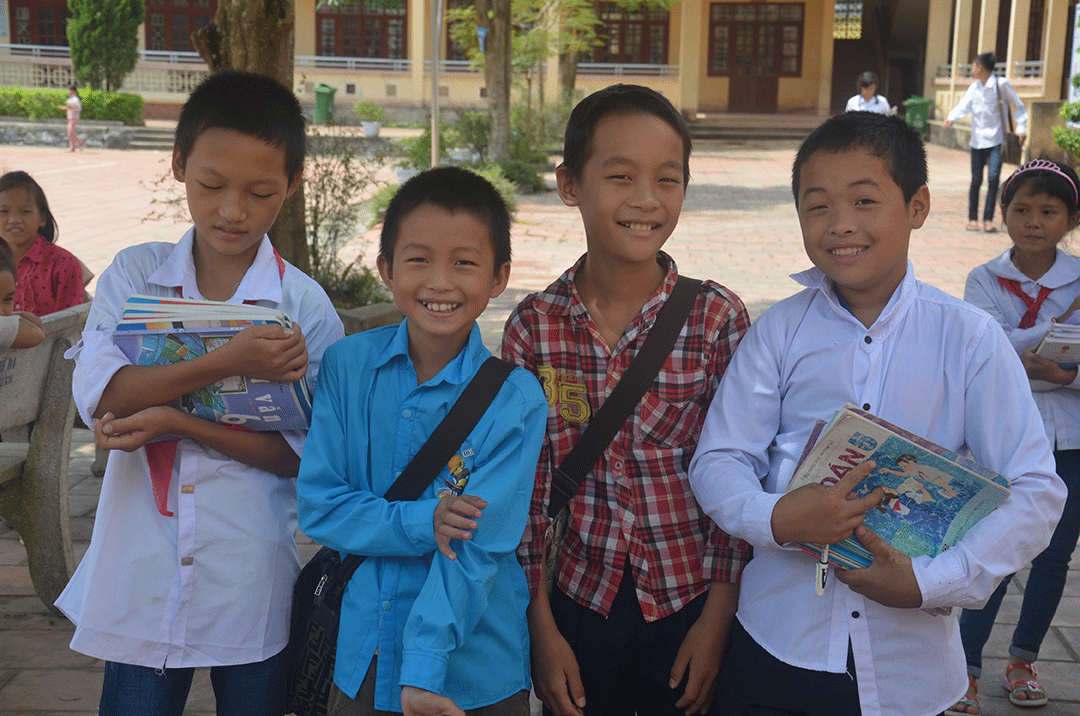 Học sinh Trường TH&THCS Đồng Sơn (xã Đồng Sơn, huyện Hoành Bồ)