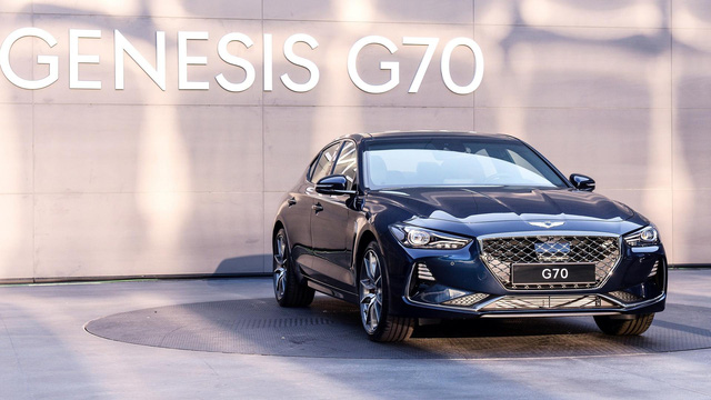 Hôm nay, ngày 15/9, nhãn hiệu con Genesis của tập đoàn Hyundai đã chính thức vén màn mẫu sedan thể thao hoàn toàn mới G70 tại quê nhà Hàn Quốc. Mẫu xe này nhắm đến những đối thủ cạnh tranh như BMW 3-Series, Mercedes-Benz C-Class và Audi A4.