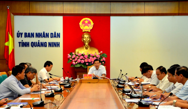 Đồng chí Nguyễn Đức Long, Chủ tịch UBND tỉnh phát biểu kết luận tại cuộc họp