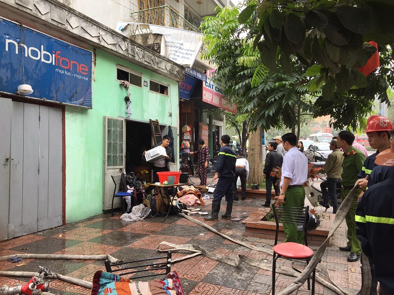 Nhà số 276, đường Nguyễn Văn Cừ, tổ 10, khu 3, phường Hồng Hà, Thành Phố Hạ Long bị cháy do chập điện gác xép, xảy ra đầu tháng 4-2017.
