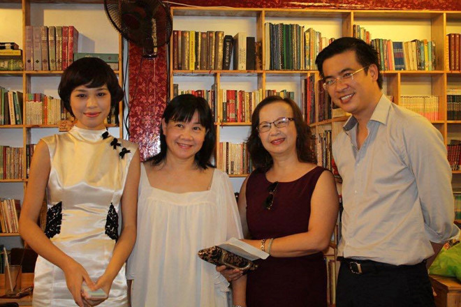 Nhà báo Quang Minh trong buổi giới thiệu tác phẩm mới của Linh Lê. Ảnh: Dananggiaitri.