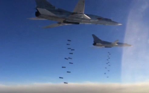 Máy bay Nga thả bom ở chiến trường Syria. Ảnh: Aviationist.