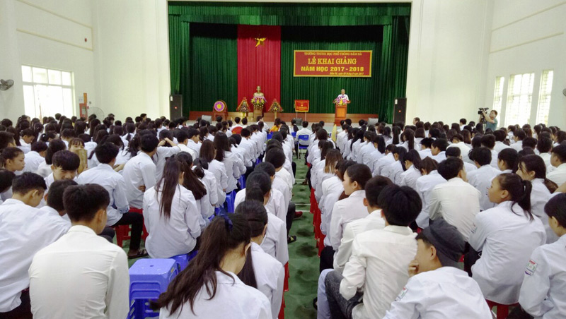 Học sinh trường THPT Đầm Hà trong lễ khai giảng năm học mới 2017-2018 (Ảnh: Minh Hải-Trung tâm 