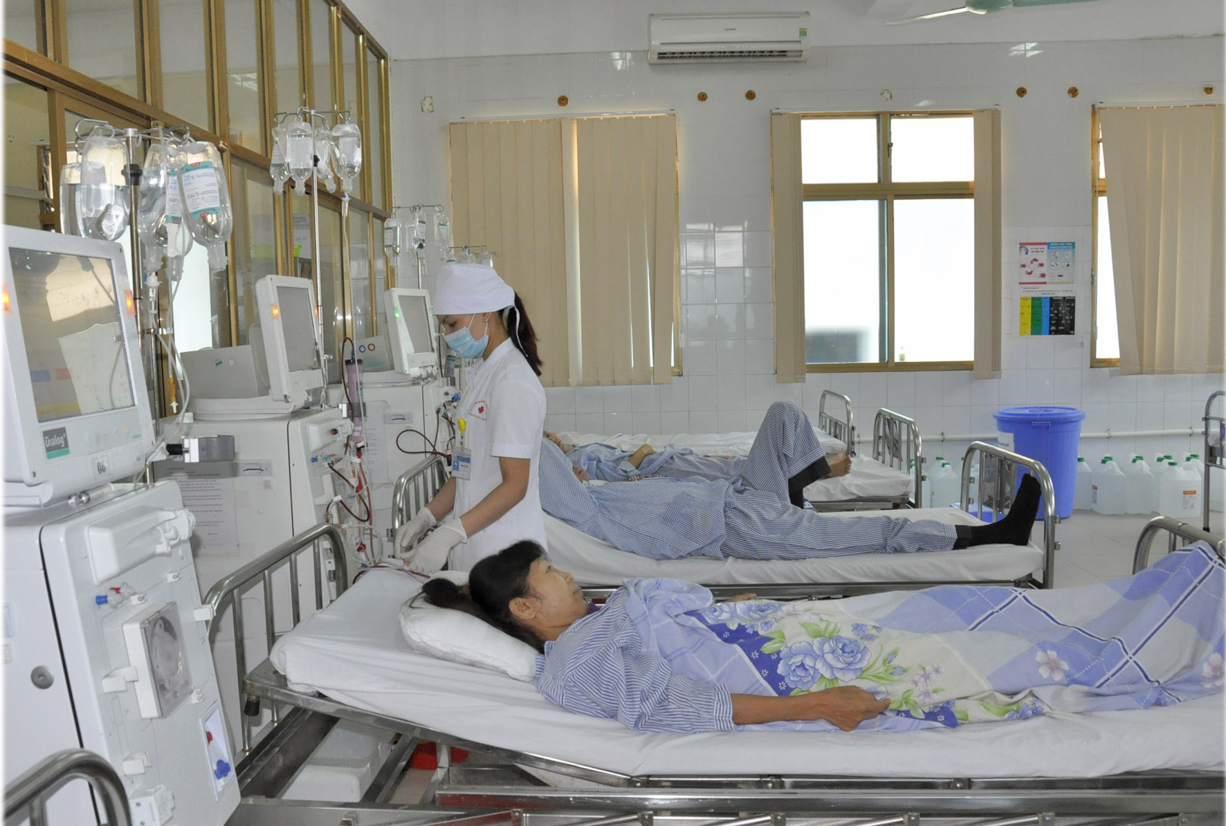 Bệnh nhân chạy thận nhân tạo tại Bệnh viện Đa khoa tỉnh