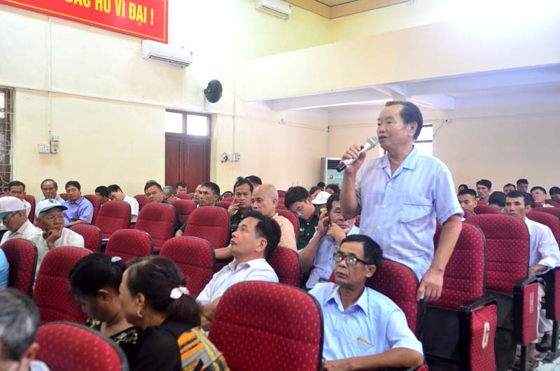Cử tri huyện Vân Đồn kiến nghị một số nội dung với ĐBQH tỉnh Quảng Ninh.