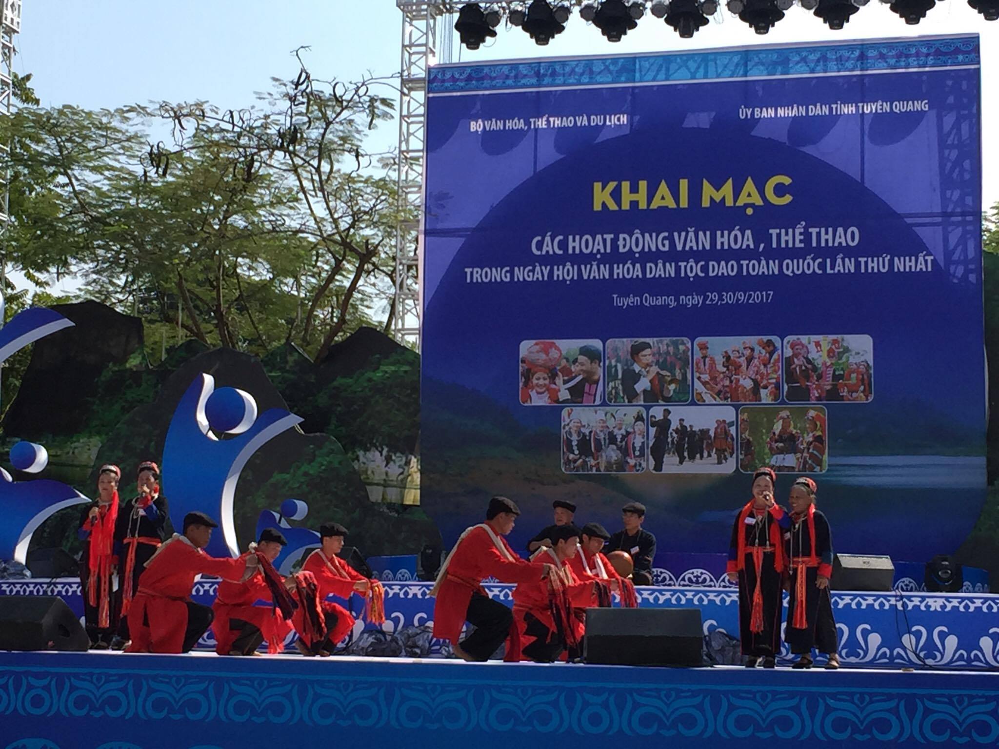 Các nghệ nhân, diễn viên quần chúng, vận động viên đến từ Quảng Ninh tham gia rất nhiều hoạt động trong khuôn khổ Ngày hội. 