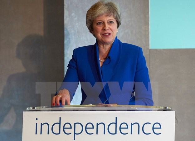 Thủ tướng Anh Theresa May phát biểu tại một hội nghị ở London ngày 28/9. (Nguồn: AFP/TTXVN)