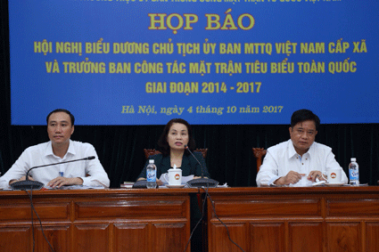 Phó Chủ tịch Ủy ban Trung ương MTTQ Việt Nam Bùi Thị Thanh thông tin  tại buổi họp báo. (Ảnh:TA)