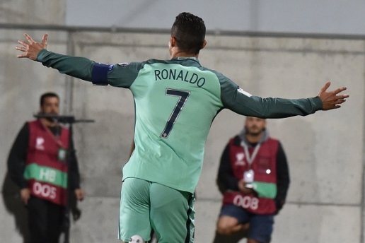  Ronaldo ghi bàn ngay cú sút đầu tiên.