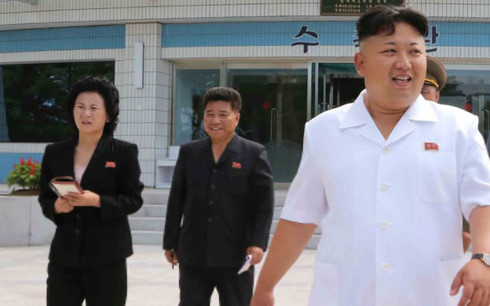 Bà Kim Yo-jong (trái) - em gái của nhà lãnh đạo Triều Tiên Kim Jong-un (phải). Ảnh:KCNA.