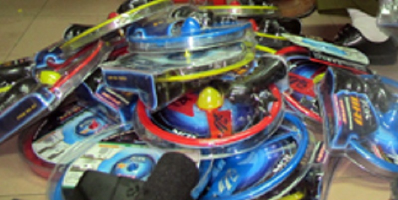 Bóng đĩa bay đồ chơi trẻ em bằng nhựa do Đội Kiểm soát Hải quan số 2 thu giữ.