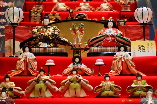 Từ đây đến cuối năm, Nhật Bản còn có nhiều hoạt động thú vị như lễ hội Lửa tại đền Yuki - Kyoto, lễ hội Rước kiệu Okunchi tại đền Karatsu ở Saga. Ngày đông có lễ hội tuyết Sapporo tại Hokkaido, lễ hội đèn lồng tuyết Uesugi... Mùa xuân là mùa của lễ hội Đi trên lửa Hiwatari, lễ hội Búp bê. Lễ hội thi đấu Sumo sẽ diễn ra vào giữa tháng 3 tại Osaka, cũng là lúc hoa đào bung nở.