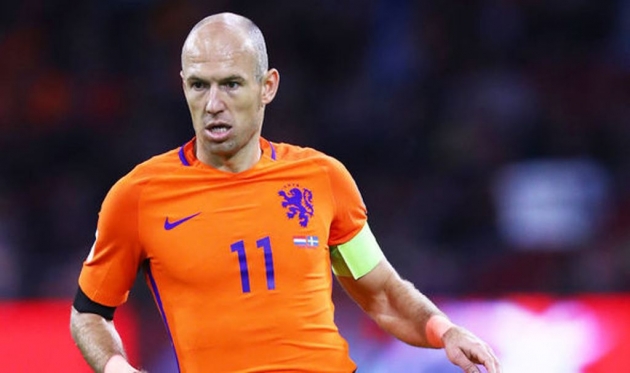  Arjen Robben từ giã sự nghiệp quốc tế.