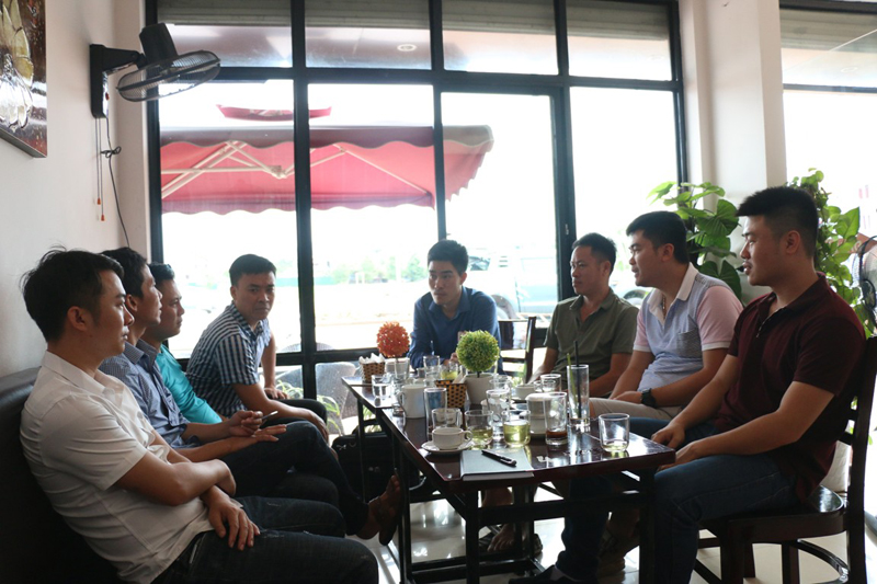 Các thành viên trong CLB Doanh nghiệp trẻ Uông Bí thường xuyên tổ chức, tham gia cà phê doanh nghiệp.