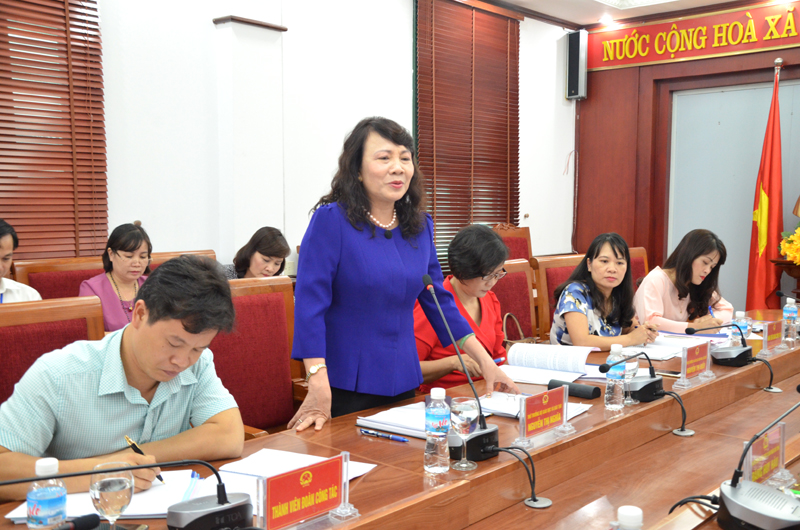 Đồng chí Nguyễn Thị Nghĩa, Thứ trưởng Bộ Giáo dục và Đào tạo phát biểu tại hội nghị