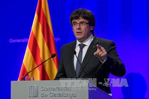 Thủ hiến vùng Catalonia Carles Puigdemont. Ảnh: AFP/TTXVN