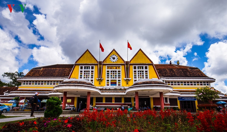   Nhà ga xe lửa cổ nhất Đông Dương ở Đà Lạt.