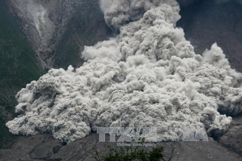 Núi lửa Sinabung phun trào tại Karo, tỉnh Bắc Sumatra, miền tây Indonesia hồi tháng 4. Ảnh: THX/TTXVN