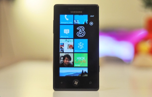 Windows Phone 7 với giao diện động khác biệt.