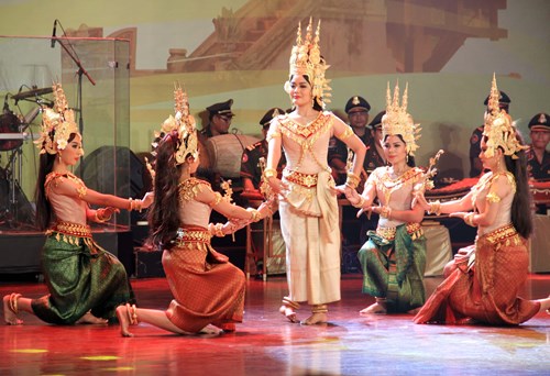 Biểu diễn vũ điệu Apsara. 